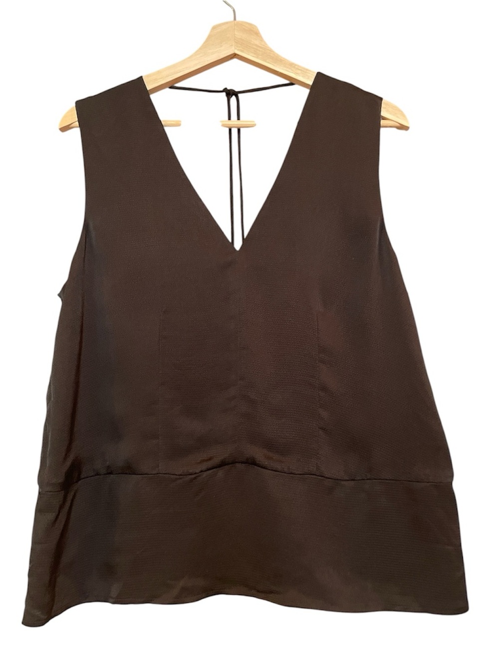 Everlane Black V-Neck Sleeveless Camisole with Back Tie medium